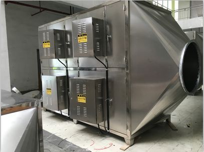 噴漆車間、噴涂車間、烤漆車間、烤漆房、烘干房、印刷車間、太陽能、光伏產業(yè)、油墨車間、塑料廠、飼料廠、橡膠廠、化工工廠、制藥廠、造紙廠、電子廠、制藥廠，線路板廠等工廠車間產生廢氣、有機廢氣、廢氣異味臭味等場所的臭氣處理設備。 