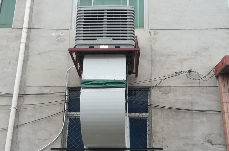 高溫工廠車間濕簾降溫系統(tǒng)整套設(shè)備啟動后，霧化1升水僅需5W的電能，能耗是非常低