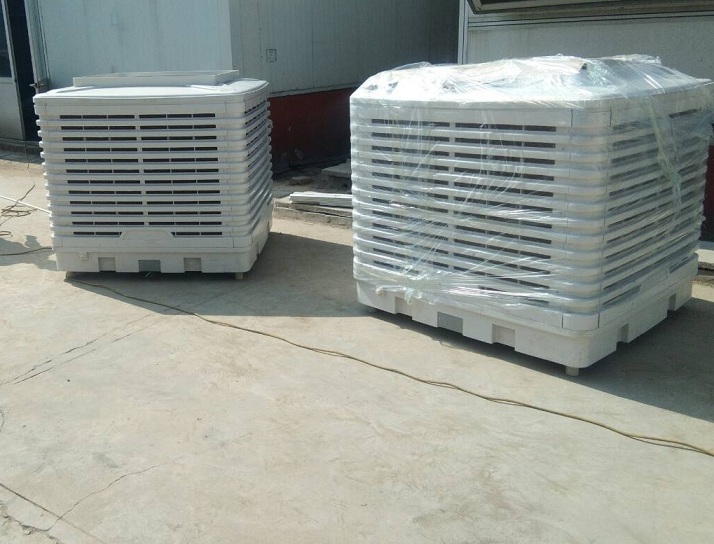 通風換氣型：如果室內(nèi)空氣污濁，或者有異味等，同時還非常悶熱的車間廠房等場所，例如：印染車間、化工、電鍍或焊接、各種高密度養(yǎng)殖場所建議采用風機水簾降溫系統(tǒng)，此場所通風換氣是主要需求，兼顧降溫是次要需求。