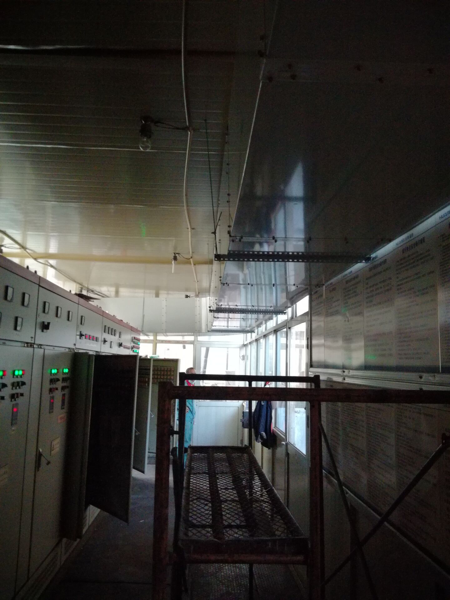 環(huán)?？照{塑膠廠降溫案例