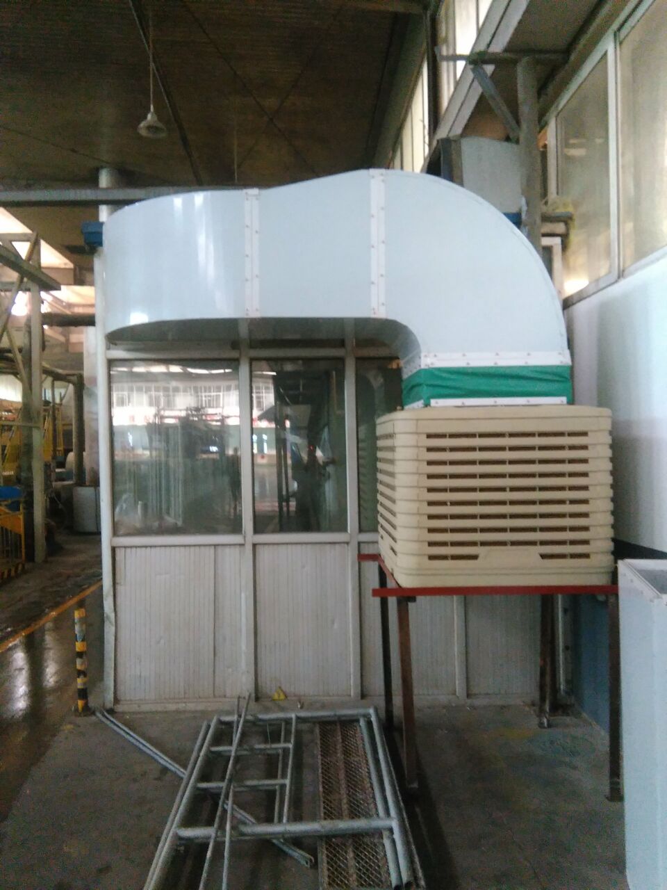 鑄造廠環(huán)保空調降溫安裝案例廠房通風換氣降溫設備 多層廠房車間降溫方案山東機械廠車間送風降溫工程 機械廠車間降溫換氣方法